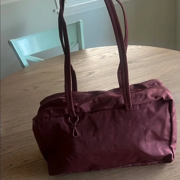 Baggu Bowler Bag. Excellent condition. Width 14”, Length 8”. Strap length 12”. - Picture 2 of 3